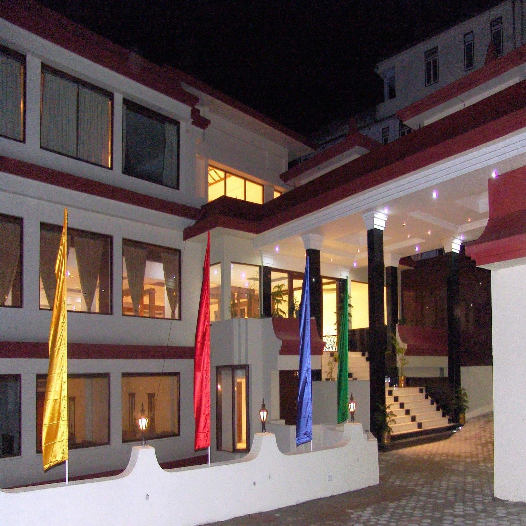 Hotel The Royal Plaza Gangtok Extérieur photo