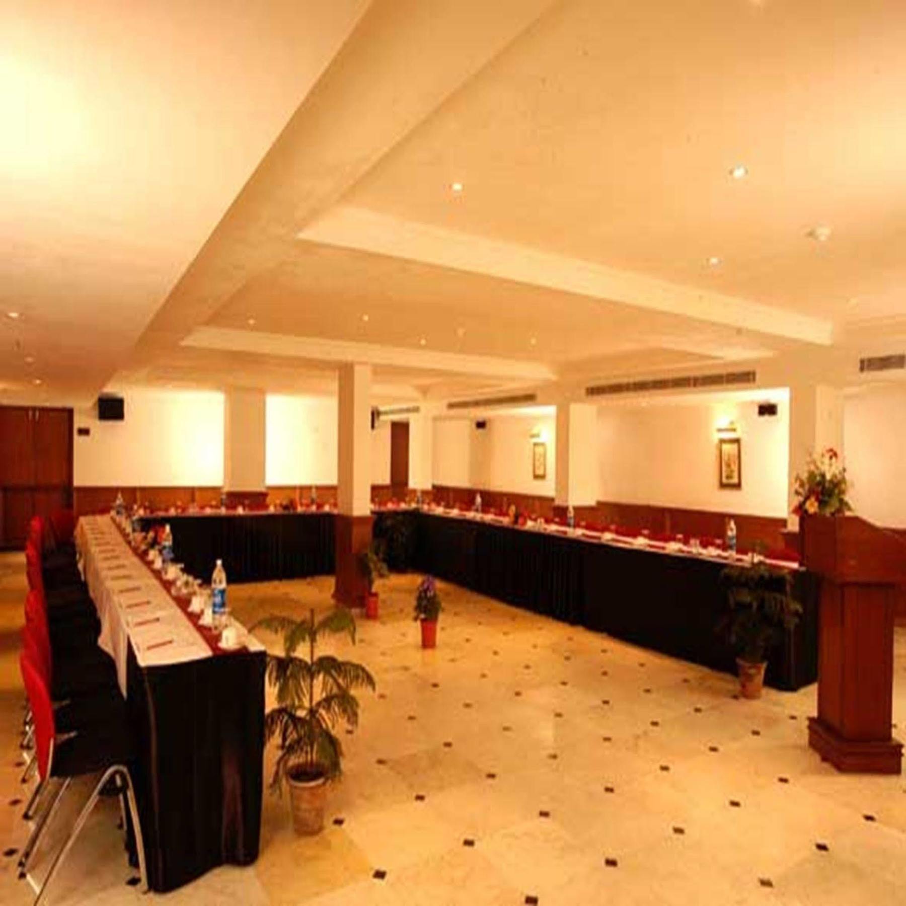 Hotel The Royal Plaza Gangtok Extérieur photo