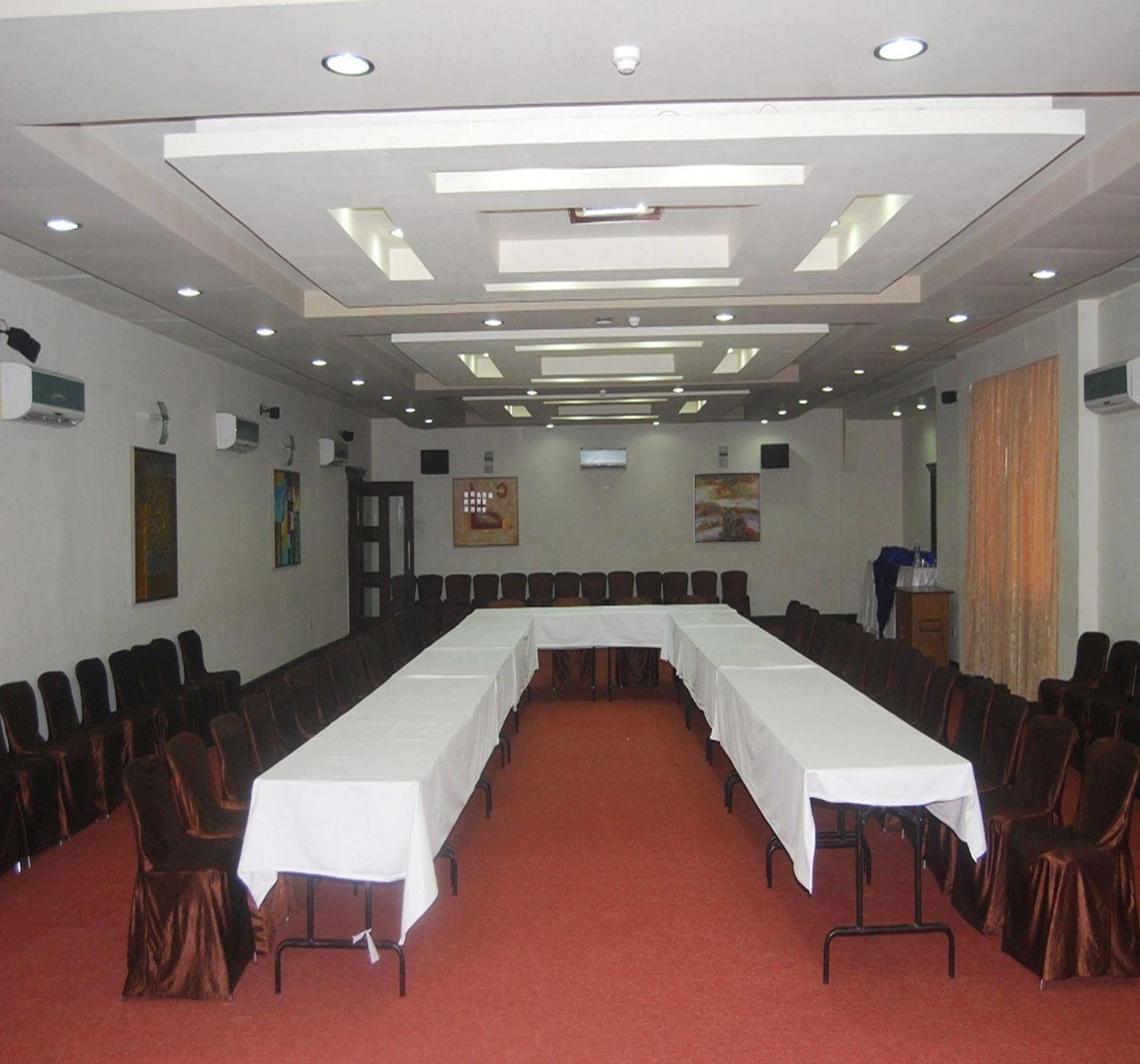 Hotel The Royal Plaza Gangtok Extérieur photo