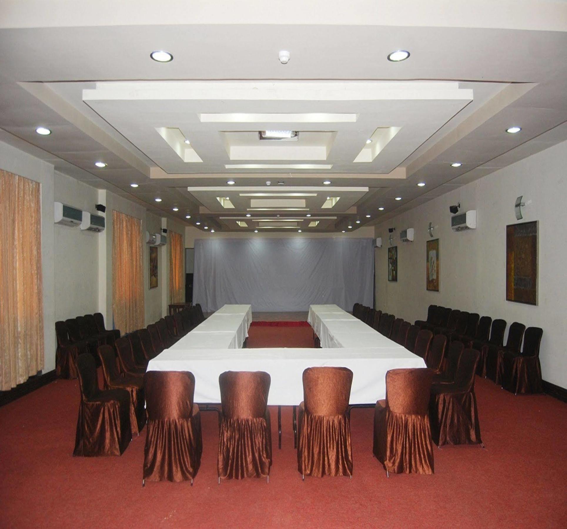 Hotel The Royal Plaza Gangtok Extérieur photo